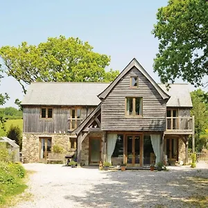 Country house Coombe Park, Exeter